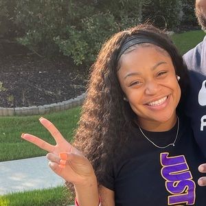 Meet your Posher, Tayla